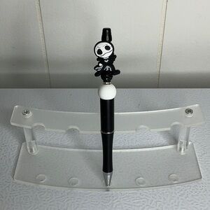 Black and White Character Pen